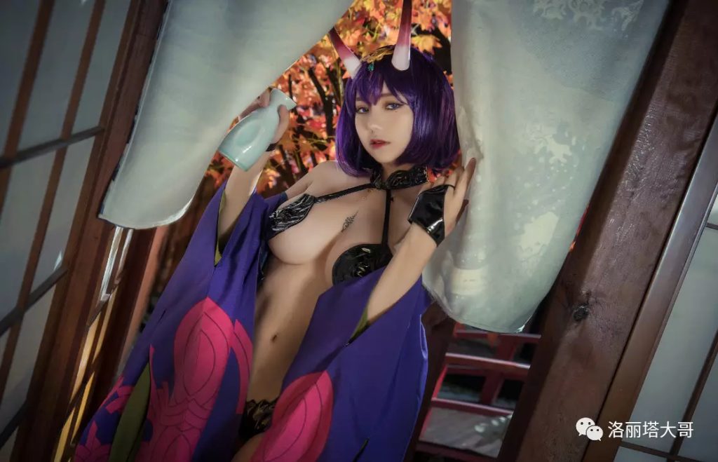 Watch sexy Coser@洛丽塔大哥 Vol.010: 酒吞 photos