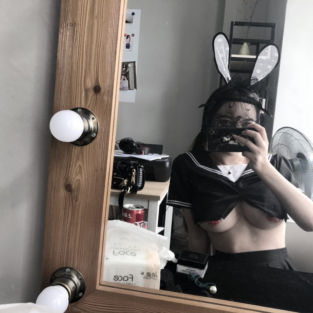 Watch sexy Coser@洛丽塔大哥 Vol.017: 兔女郎 photos