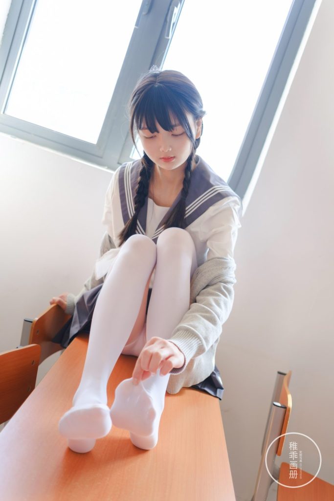 Coser@稚乖画册 Vol.005: 晴空03 双马尾JK