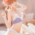 Coser@桜桃喵 Vol.090: 炮姐泳装戏水