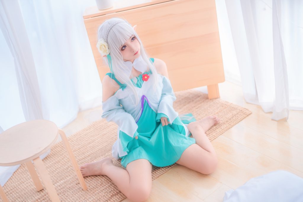 Watch sexy Coser@蠢沫沫 (chunmomo) Vol.027: 绿睡衣 photos