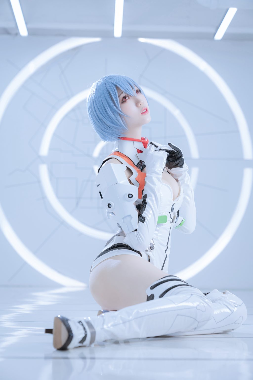 Watch sexy Coser@周叽是可爱兔兔 Vol.005: 绫波丽 白战 photos