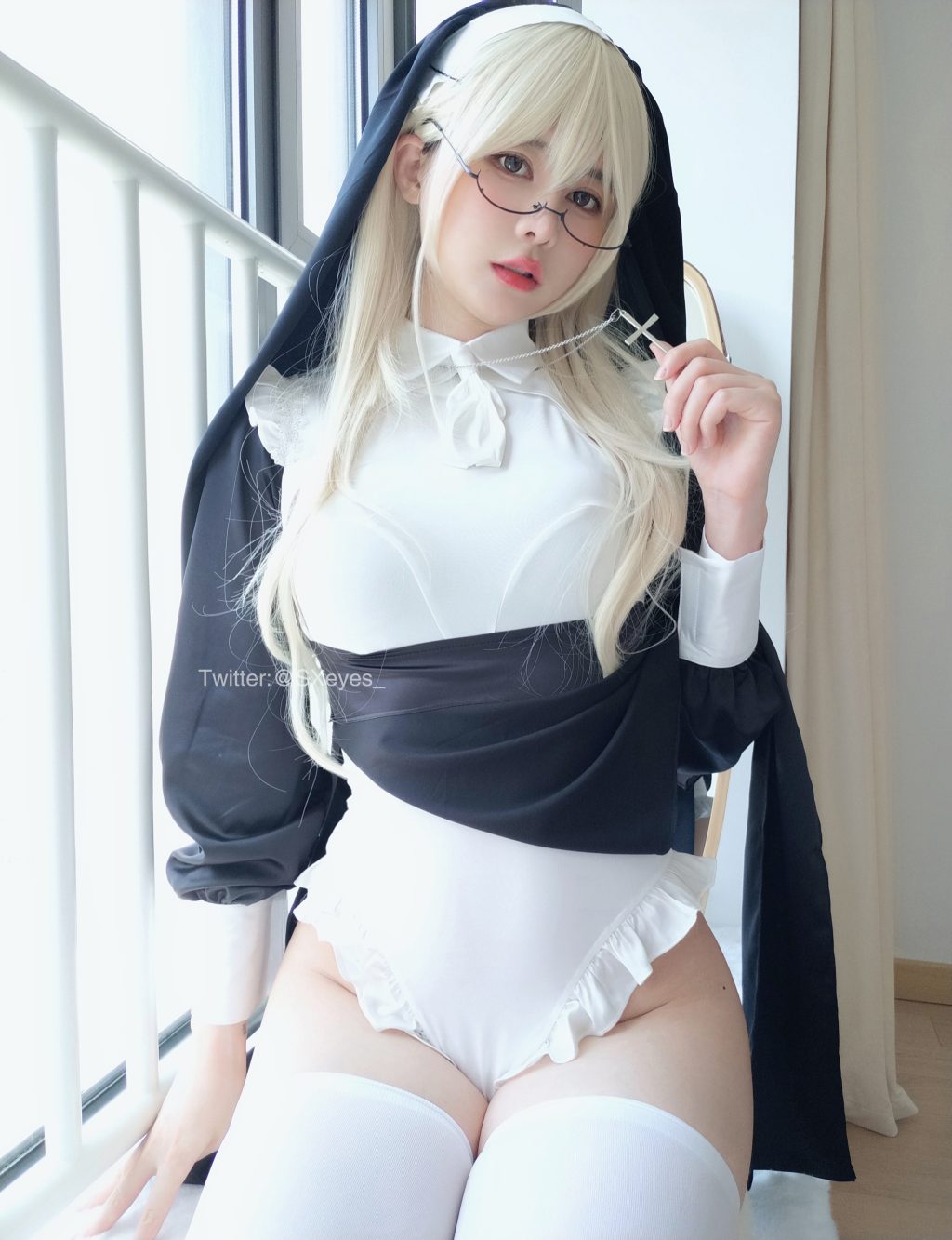 Watch sexy Coser@眼酱大魔王w Vol.090: 修女シスター photos