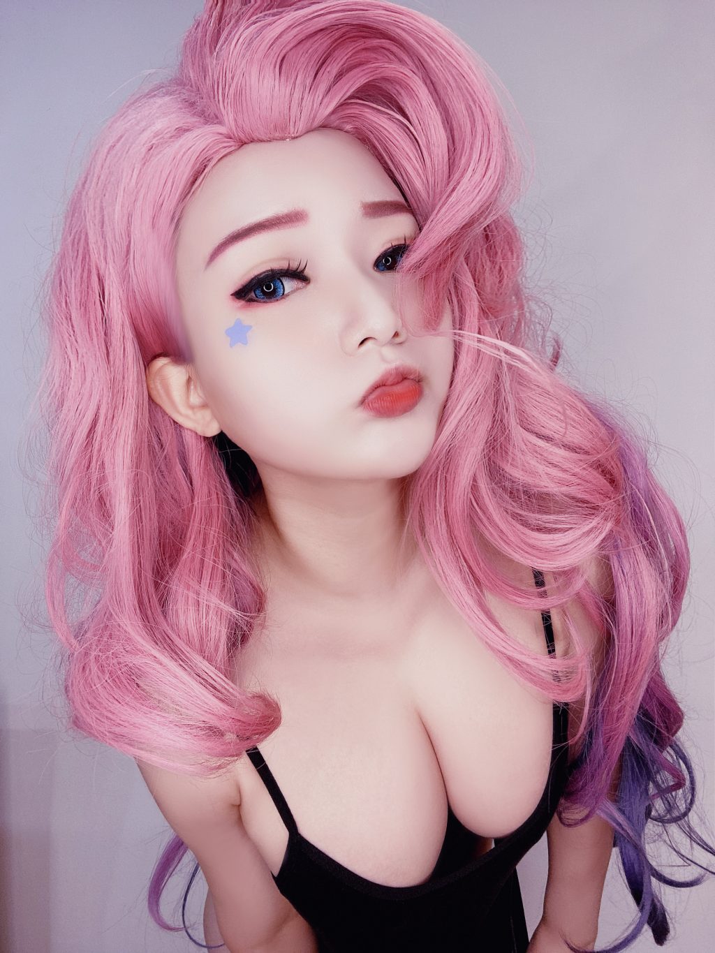 Watch sexy Coser@Potato Godzilla: Seraphine (LoL) photos