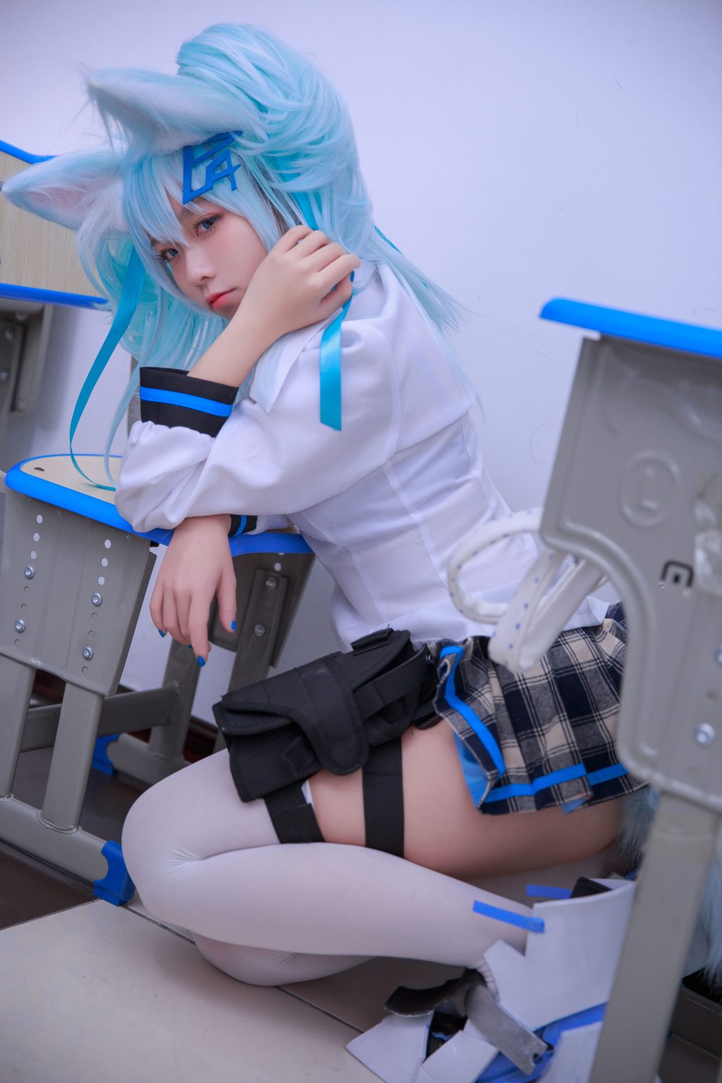 Watch sexy Coser@G44不会受伤 Vol.045: 少女前线 PA15校服 photos