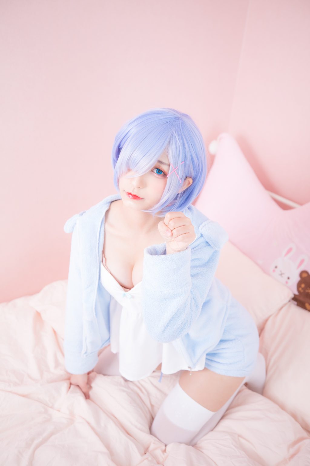 Watch sexy Coser@神楽坂真冬 Vol.005: 蕾姆 Milk by blue photos