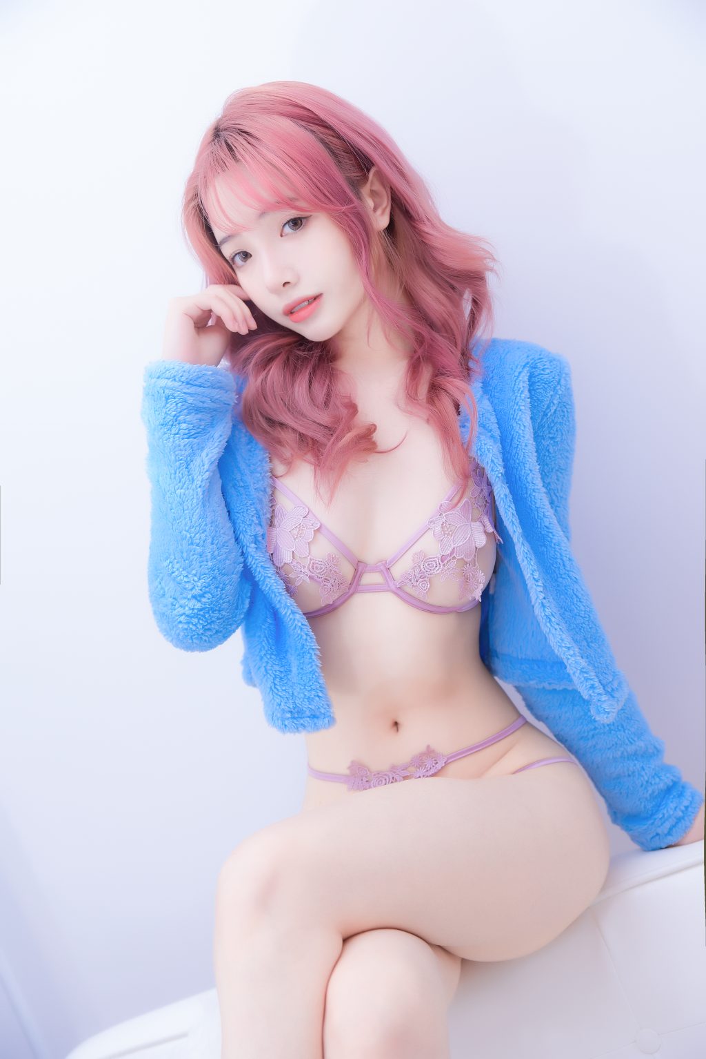 Watch sexy Coser@雯妹不讲道理 No.027: 蓝粉色 photos