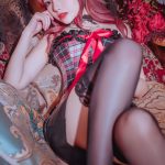 Coser@雯妹不讲道理 No.029: 红黑格子