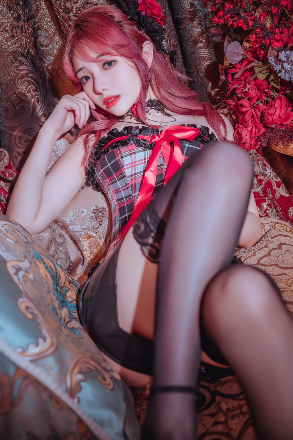 Watch sexy Coser@雯妹不讲道理 No.029: 红黑格子 photos