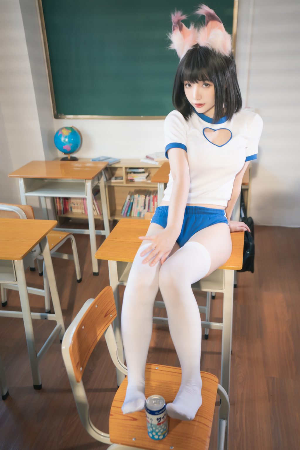 Watch sexy Coser@雯妹不讲道理 No.049: 运动服猫咪 photos