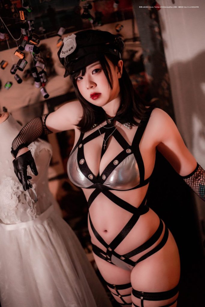 Coser@皮皮奶可可爱了啦: 银色女警