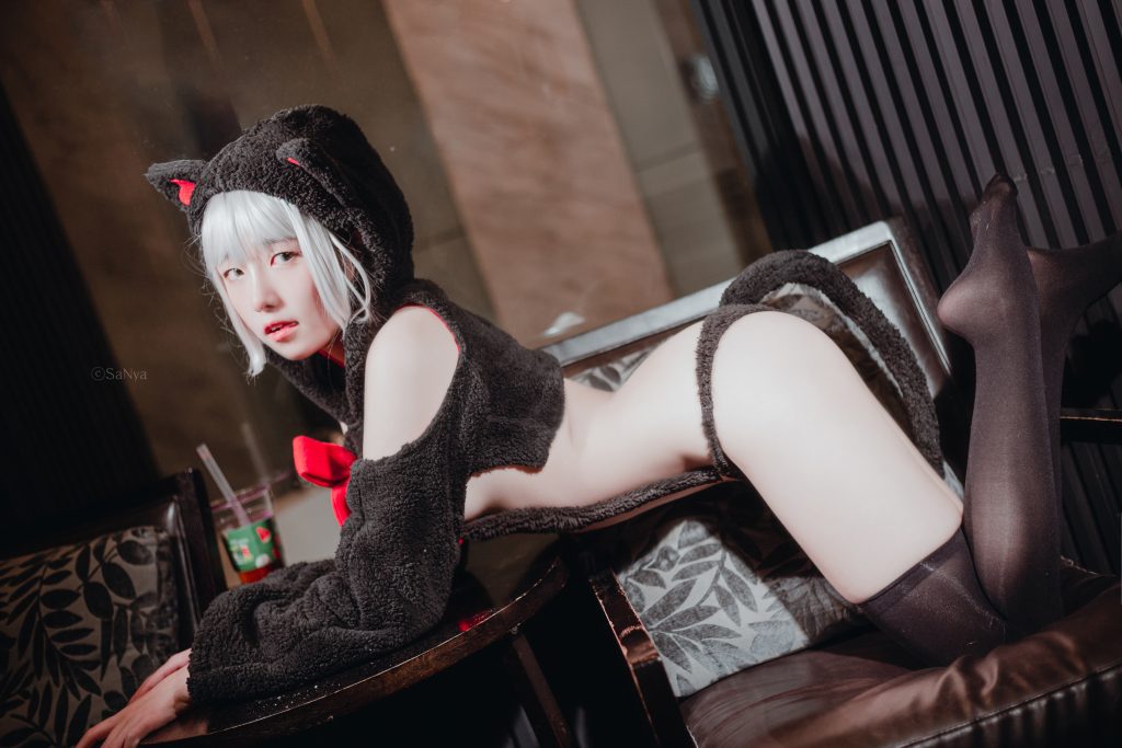 Watch sexy Sonson (손손): Mischief Black Cat photos