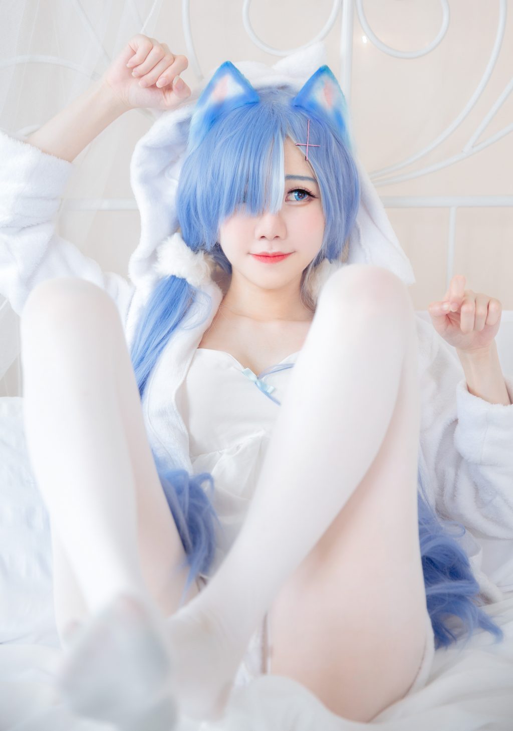 Watch sexy Coser@Sally多啦雪 (Sally Dorasnow): [ReZero][Rem] White Kitty photos