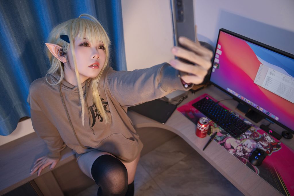 Watch sexy Coser@G44不会受伤 Vol.080: 水兰儿宅T photos