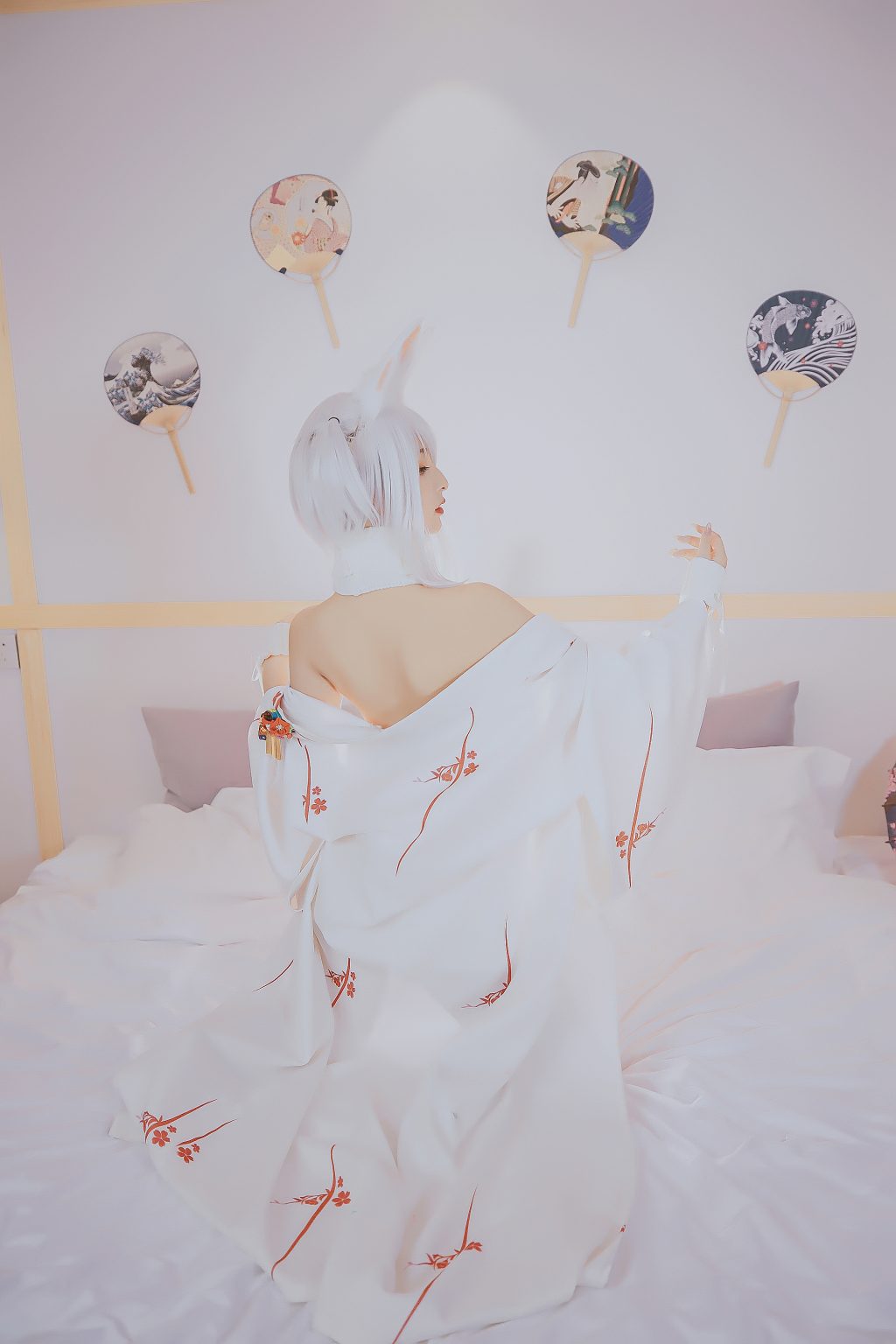 Watch sexy Coser@神楽坂真冬 Vol.034: 危険な耳 狼妹&兔娘 photos