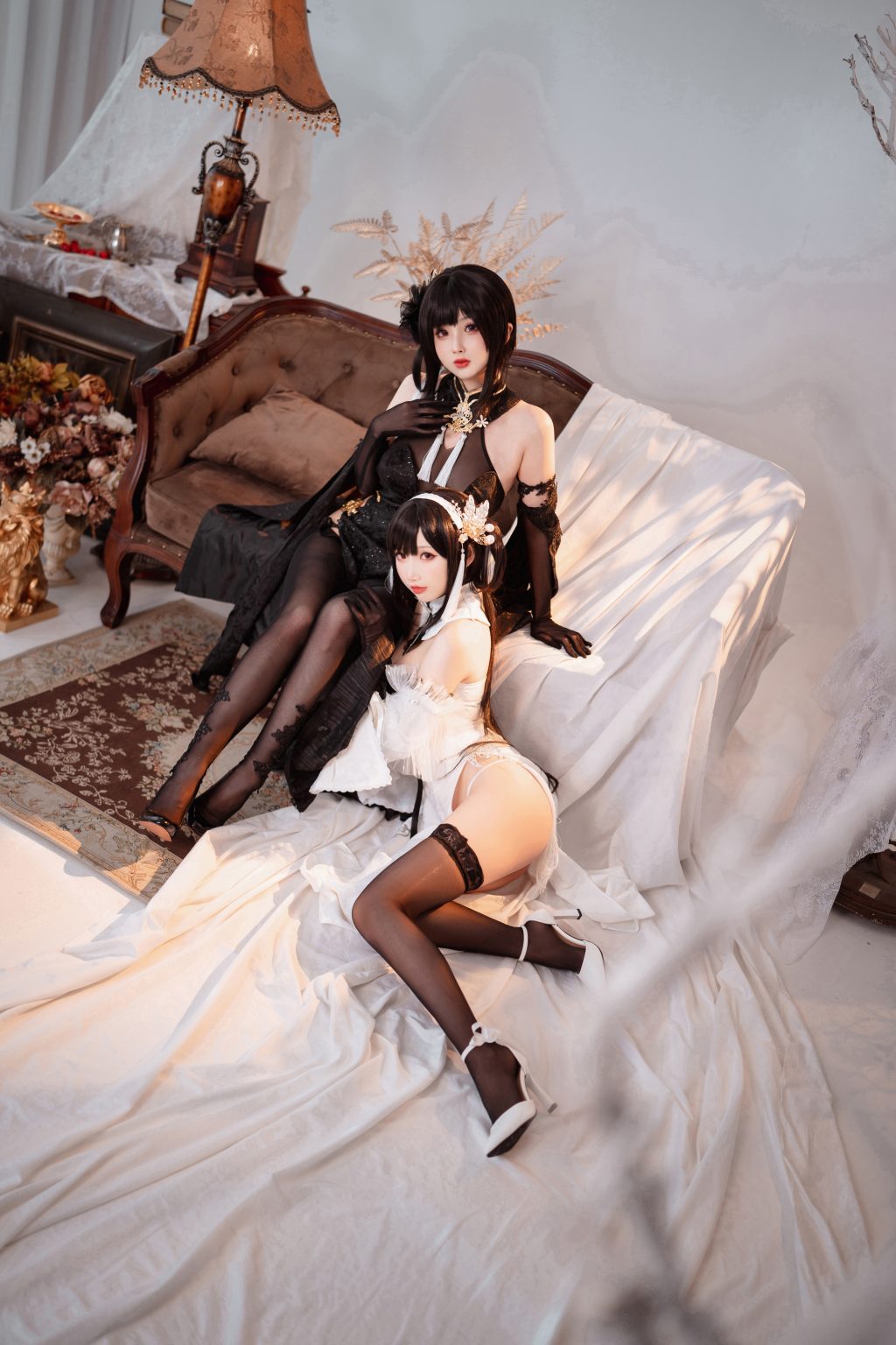 Watch sexy Coser@rioko凉凉子 Vol.096: 黑白镇海双人 photos