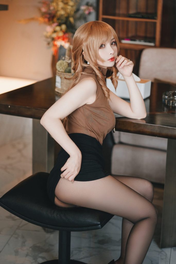 Coser@rioko凉凉子 Vol.099: 人妻的一天 公司篇