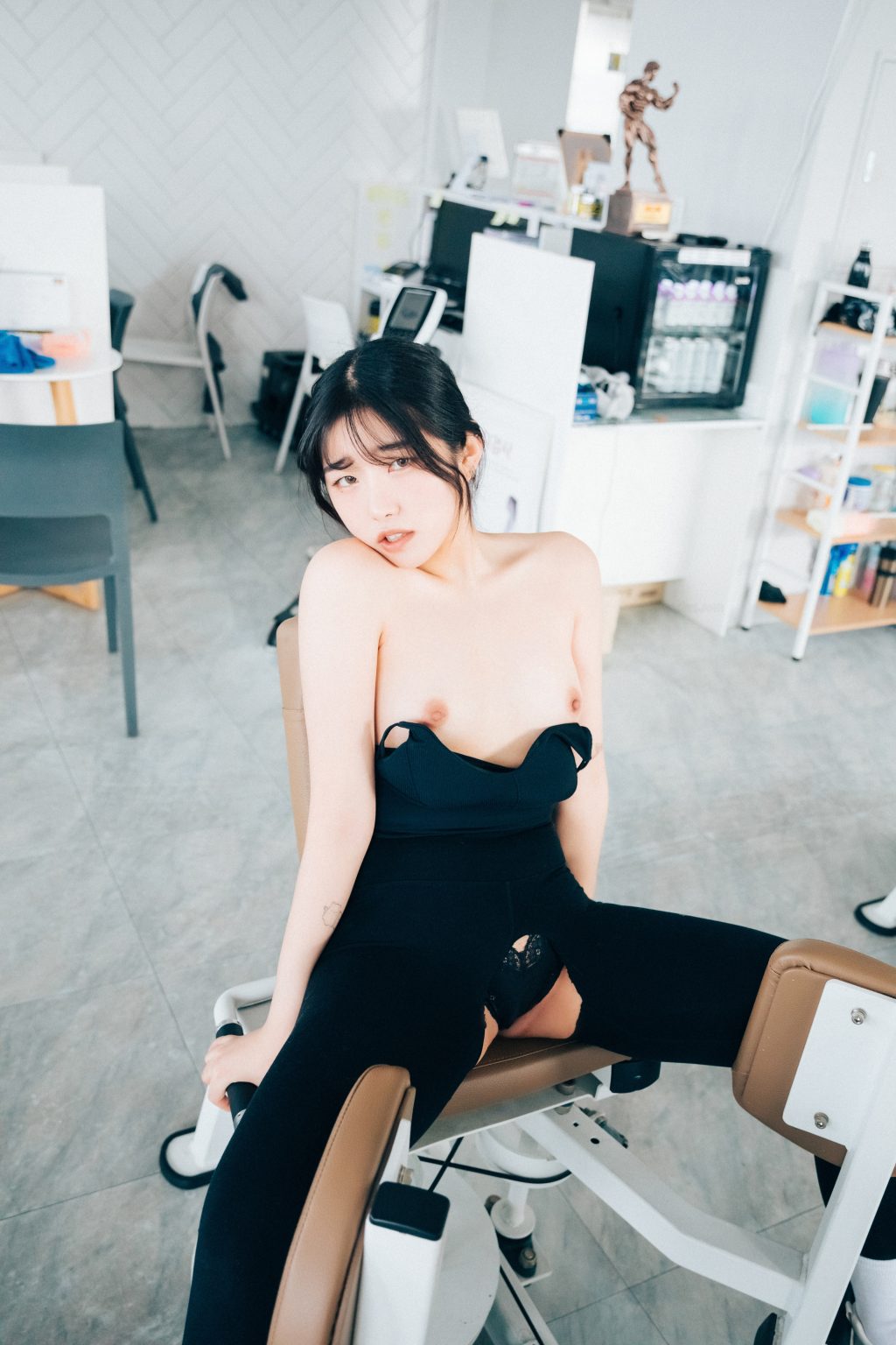 Watch sexy [Loozy] Sonson (손손): Personal Trainer (+S.Ver) photos