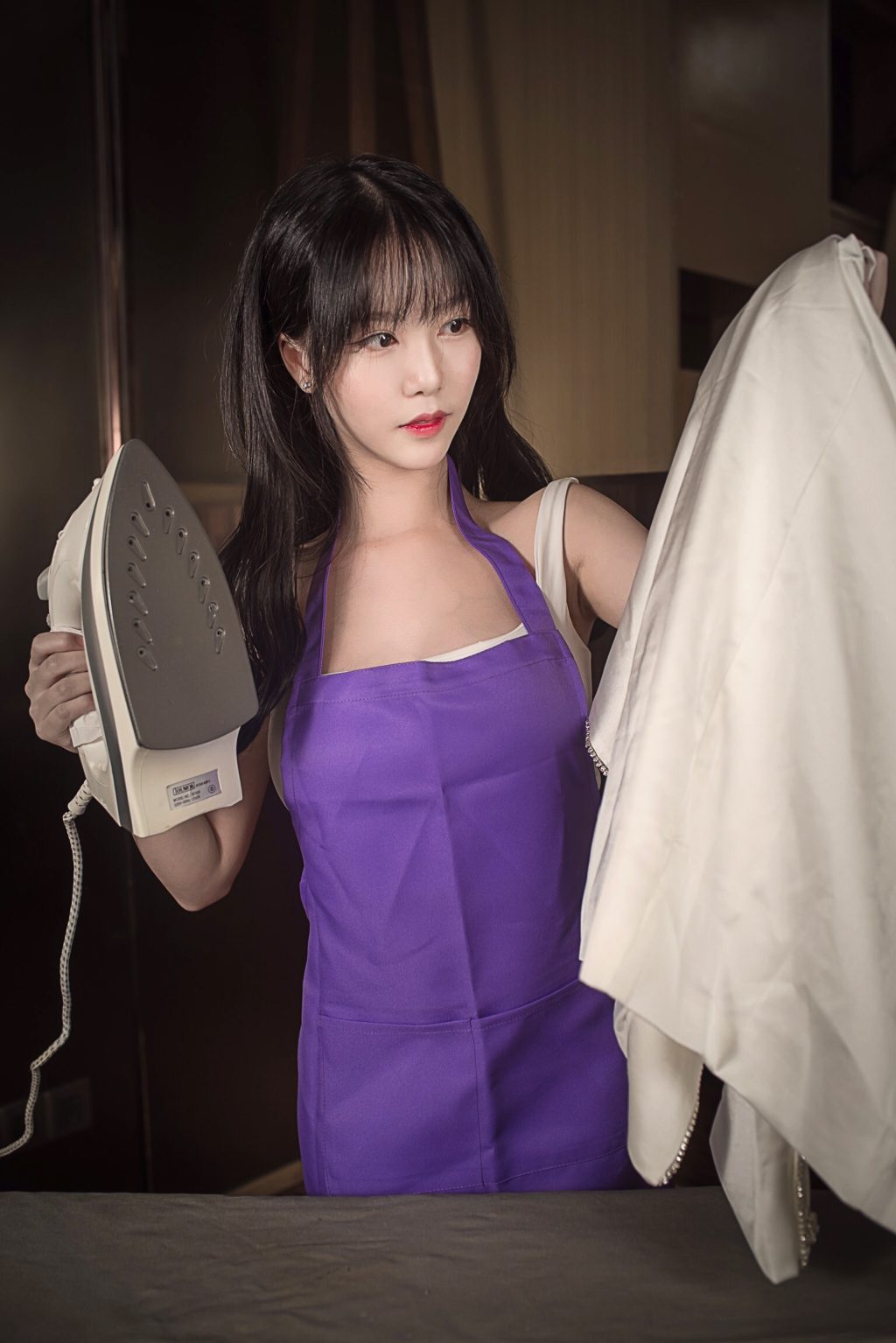 Watch sexy Coser@抖娘-利世: 人妻 photos