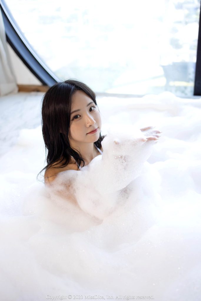 Habin (하빈): Flower Bath with Habin