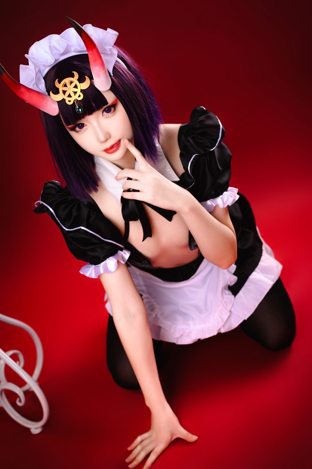 Watch sexy Coser@星之迟迟Hoshilily: 酒吞女仆 photos