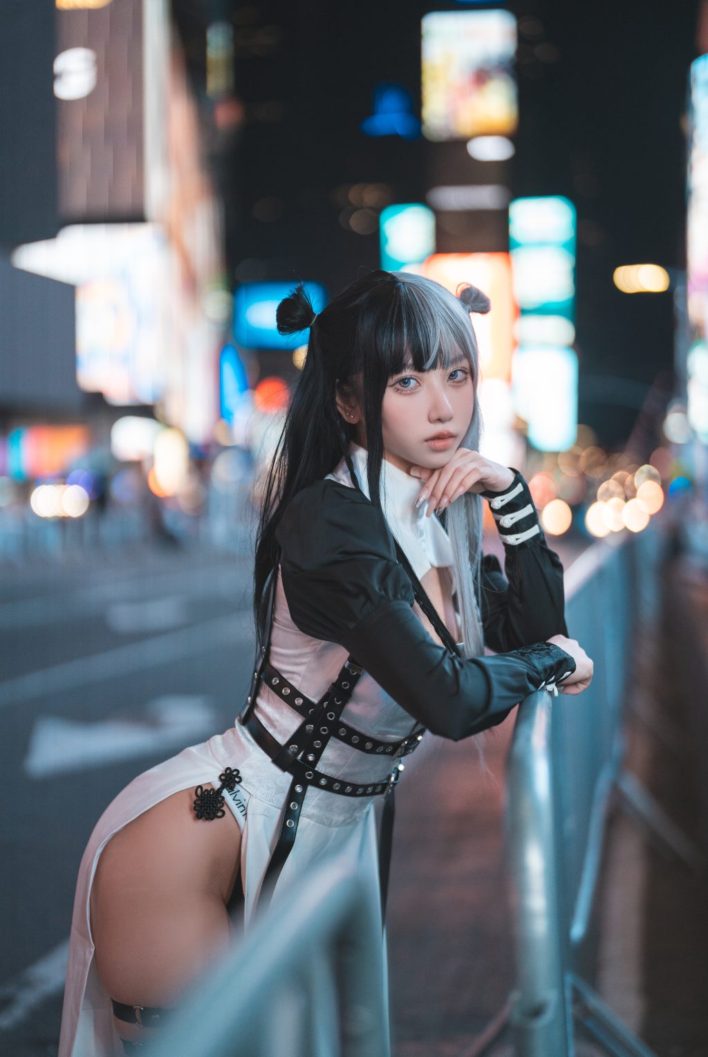 Watch sexy Coser@果咩酱w Vol.039: 中式赛博 photos