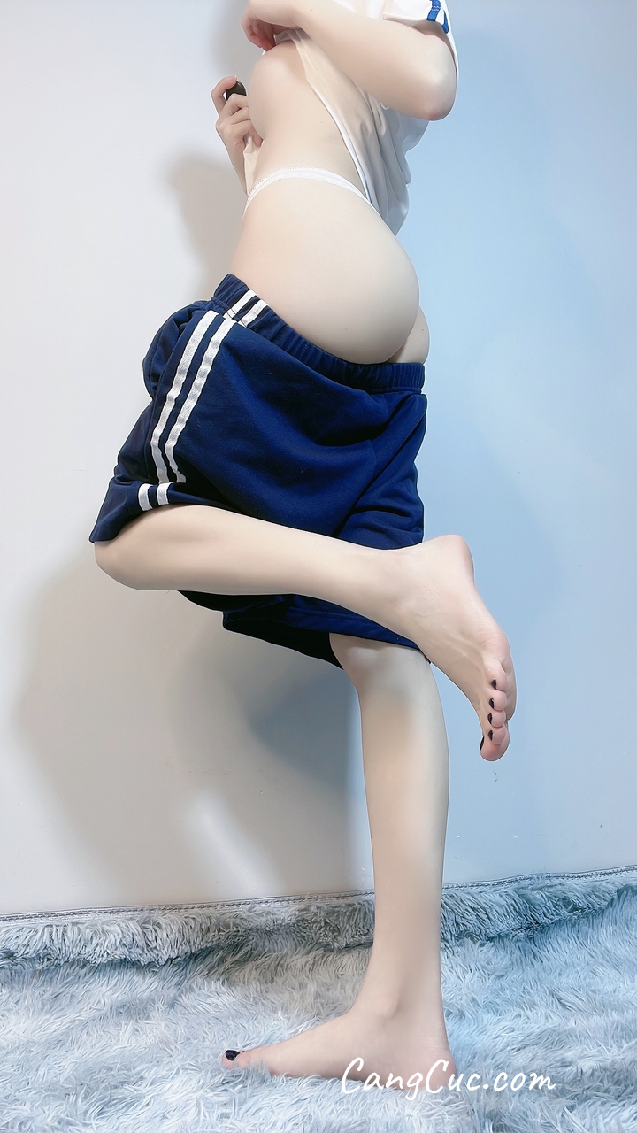 Watch sexy Coser@鹿八岁 – 不良学妹 photos