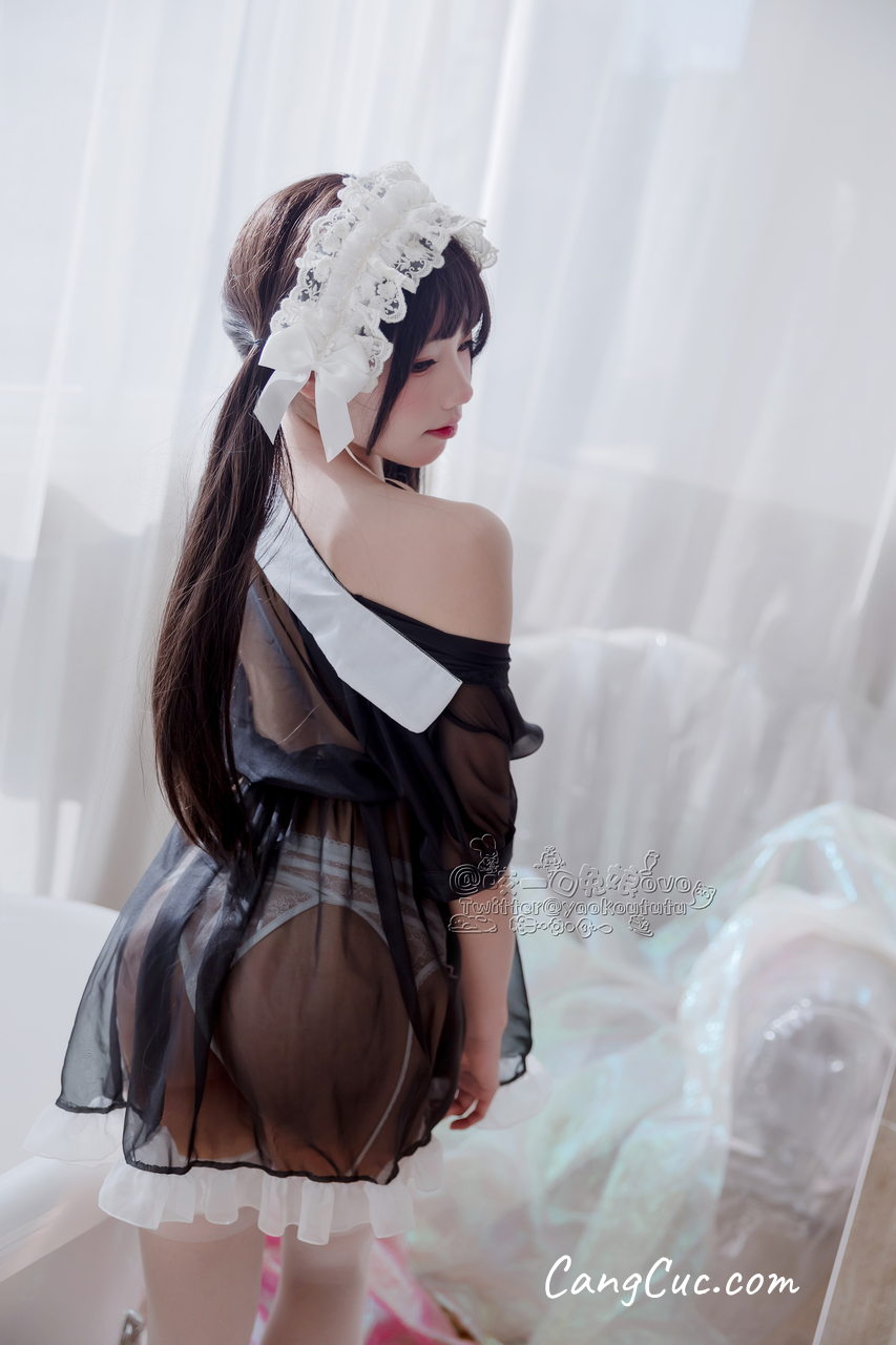 Watch sexy Coser@黏黏团子兔 – 黑白女仆 photos