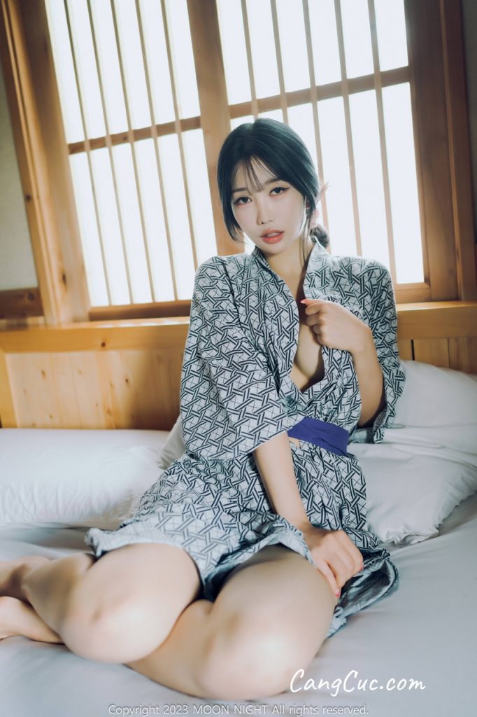 [Moon Night Snap] Yunjin – Digital Photobook (+S.Ver)