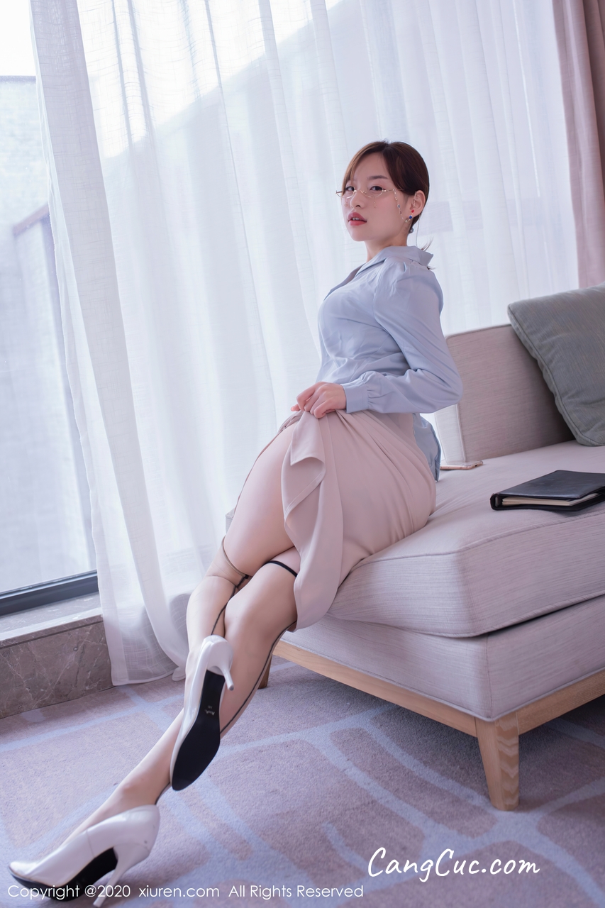 Watch sexy XIUREN No.2597 范小宣fancy photos