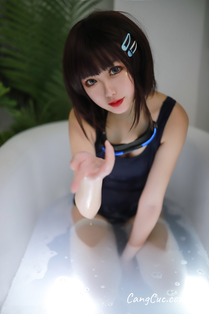 Watch sexy Coser@您的蛋蛋 – 夏日泳装 浴缸 photos