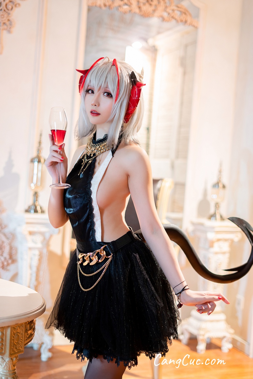 Watch sexy Coser@星之迟迟Hoshilily – W photos