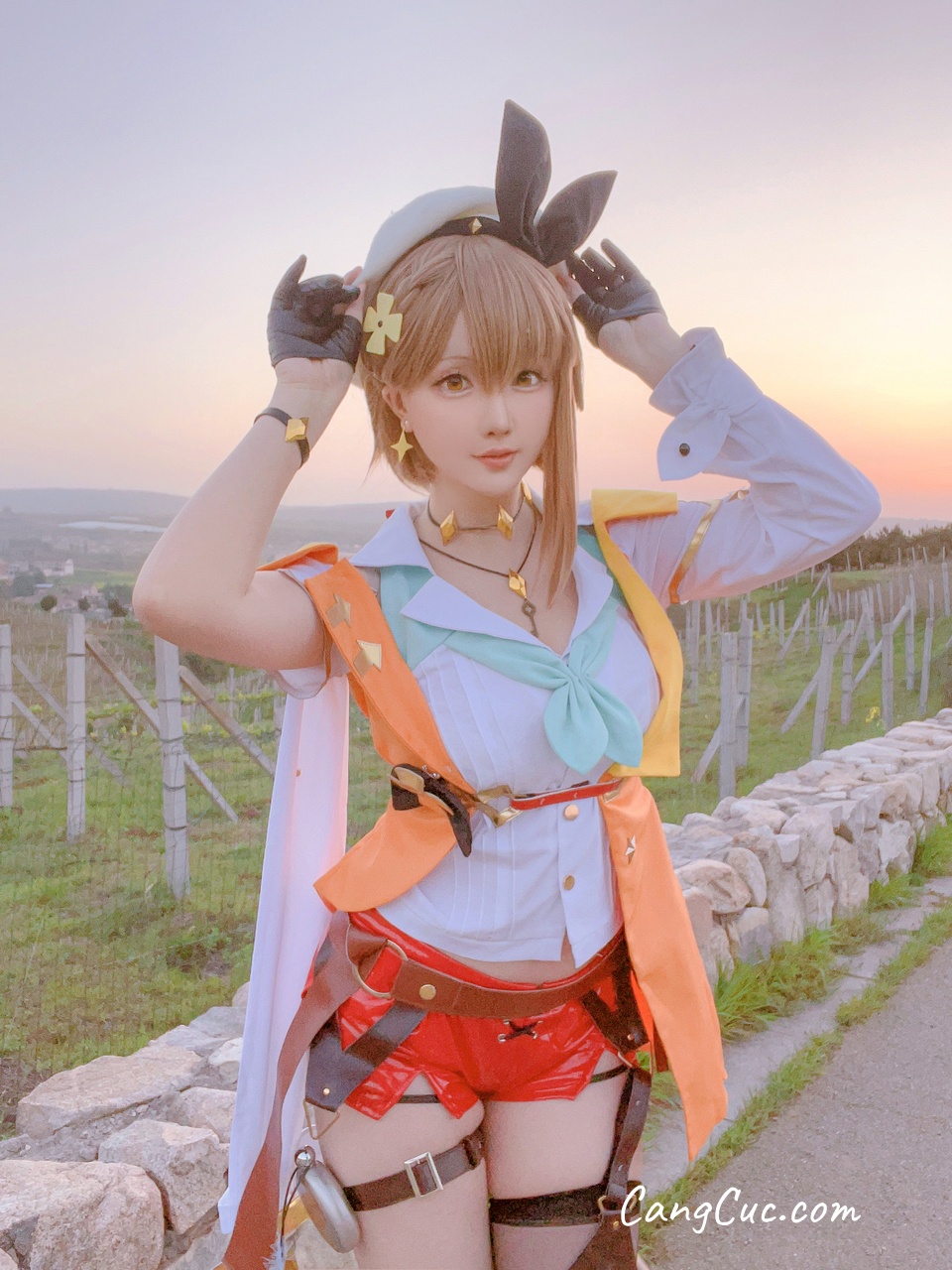 Watch sexy Coser@星之迟迟Hoshilily – 莱莎的炼金工坊 photos