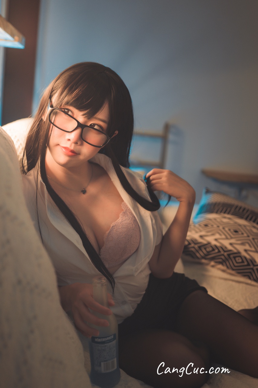 Watch sexy Coser@面饼仙儿 No.042 黑丝OL photos