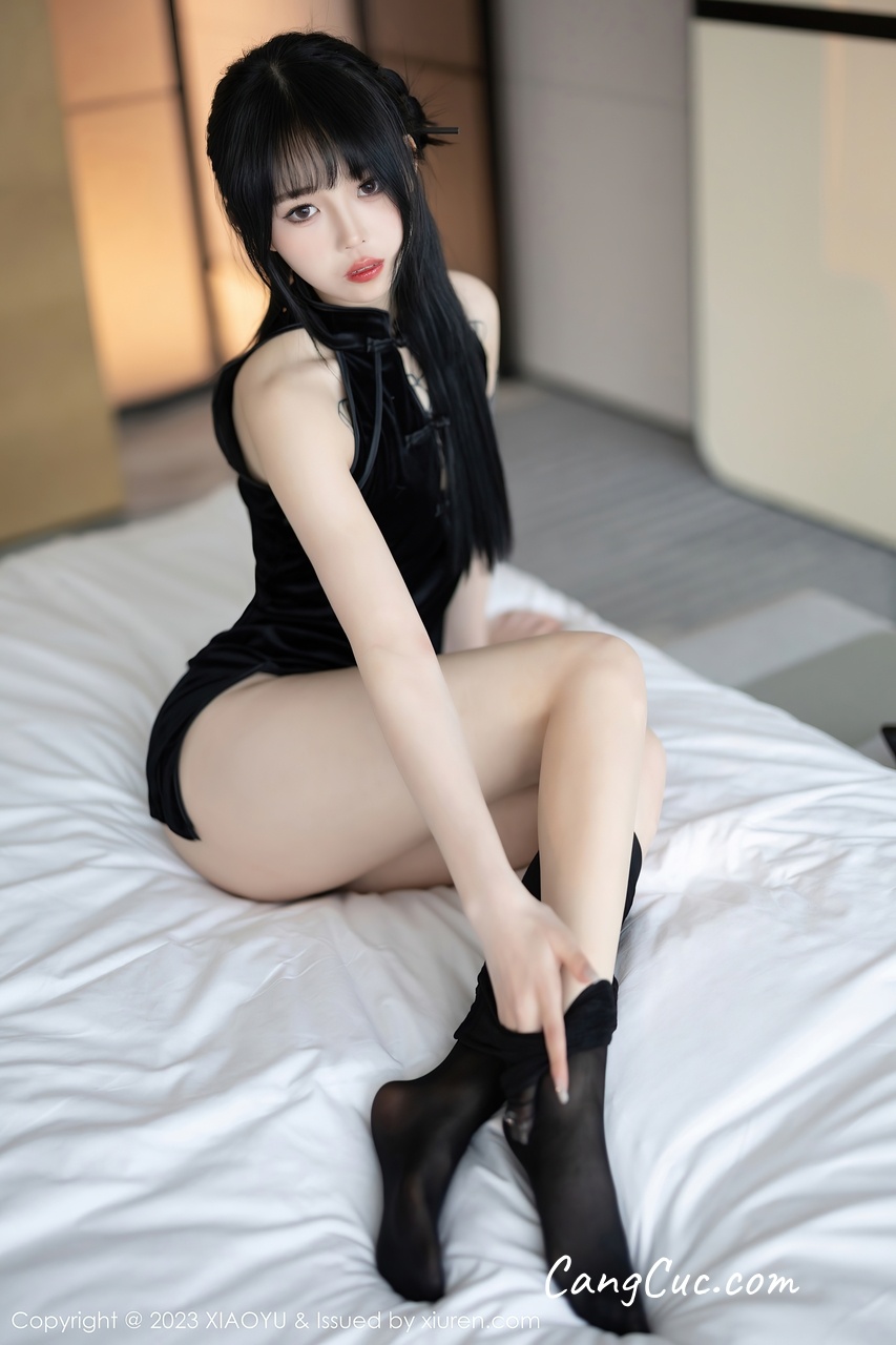Watch sexy XiaoYu Vol.1030 奶瓶 photos